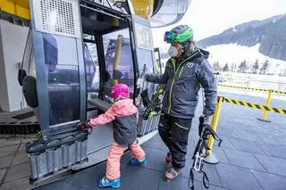 Turyści w Dolinie Zillertal w Tyrolu