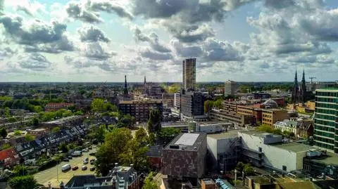 Emeryci udawali, że mieszkają w Szwajcarii. Musieli za to fiskusowi słono zapłacić