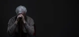 "Każdy oddech boli. Dla was to tylko choroba, dla mnie męczarnia". Chcą odejść, już. Jak ich zatrzymać?