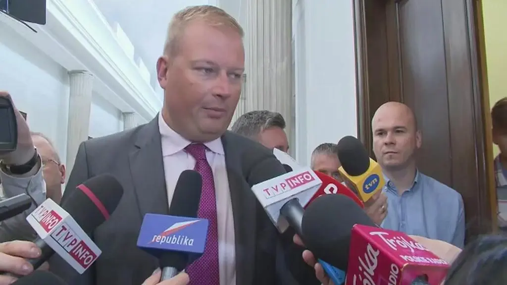 "Zaczyna się ring polityczny" 
