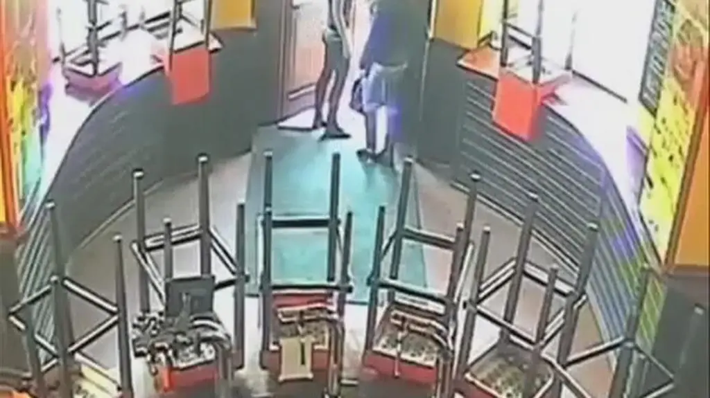 Włamali się do baru i zjedli zupę