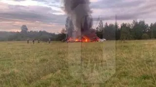 Ujęcie z nagrania mające przedstawiać szczątki samolotu, który spadł na północ od Moskwy