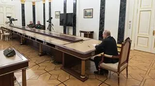 Spotkanie prezydenta Rosji Putina z ministrem obrony Szojgu i szefem Sztabu Generalnego Sił Zbrojnych Rosji Gierasimowem