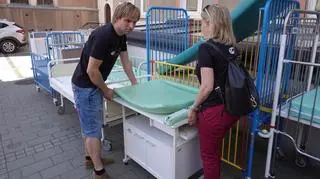 Sprzęt ze szpitala przy ul. Krysiewicza w Poznaniu trafi do placówek w Kamerunie i Libanie