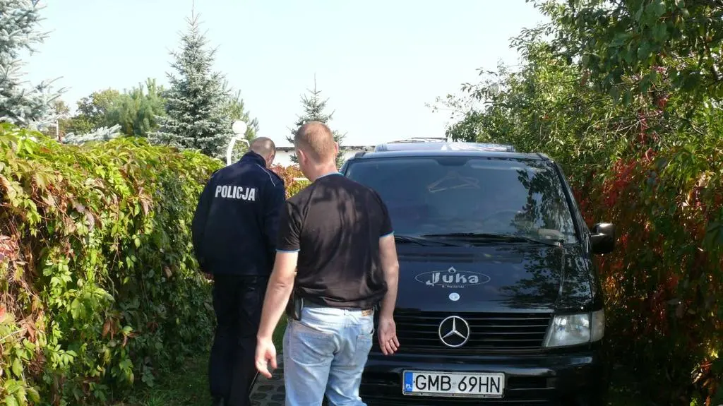 Policjanci badali miejsce zbrodni