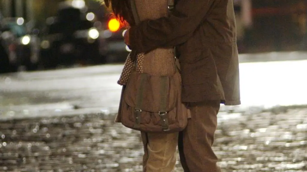 Anne Hathaway i Adrian Grenier