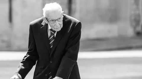 Wspierał medyków, zebrał miliony. Thomas Moore nie żyje, chorował na COVID-19 