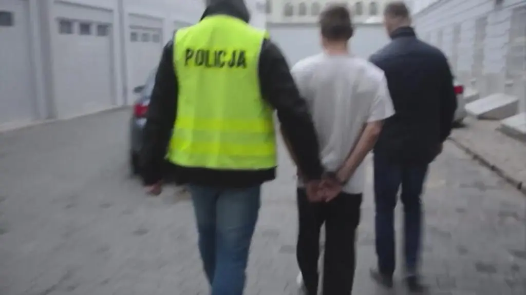 Zatrzymani za maltretowanie i zgwałcenie 18-letniego kolegi