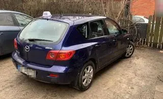 Auto stało zaparkowane dwie ulice dalej