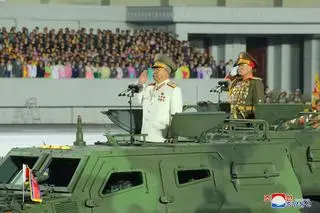 Parada z okazji 75. rocznicy założenia Partii Pracy Korei