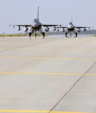Amerykańskie myśliwce F-16 (zdjęcie ilustracyjne) 