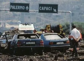 Miejsce zamachu na śledczego G. Falcone - 1992 rok