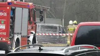 We wraku spalonego auta znaleziono strażacy znaleźli ciało