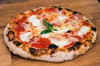 Pizza neapolitańska - zdjęcie poglądowe