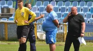 Prezes żeńskiej drużyny wezwał policję