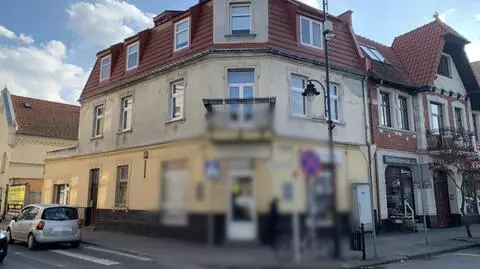 Trzech pracowników w trzech sklepach zranionych w nocy toporkiem. Policja zatrzymała 29-latka