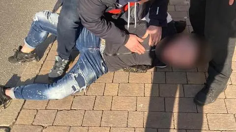 19-latek zatrzymany na próbie odebrania walizki z pieniędzmi
