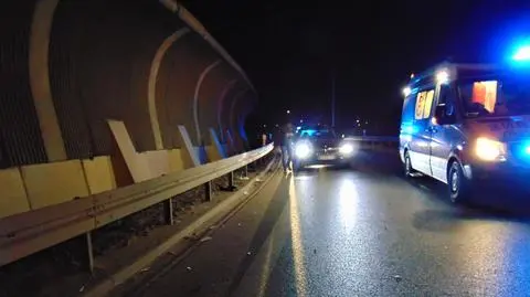 Wszedł na AOW, wprost pod jadący samochód. 29-latek był pijany