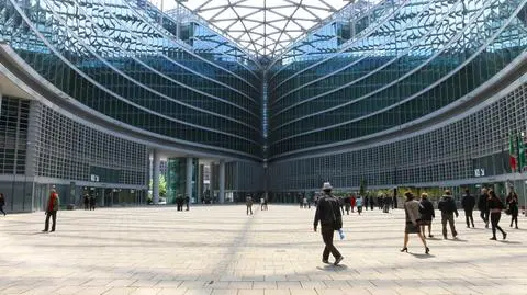 Do pracy tylko z przepustką COVID-19. Pierwszy taki kraj w Europie