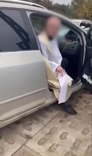 Ksiądz przyjechał na cmentarz pijany, interweniowała policja