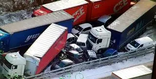 W karambolu w Czechach brały udział zarówno samochody osobowe, jak i ciężarowe