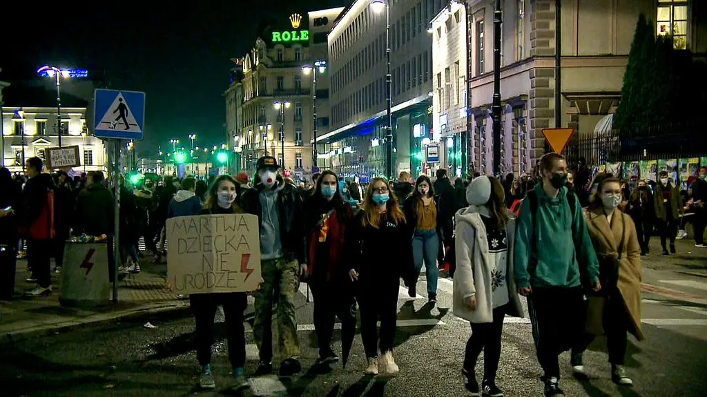 Protestujący na placu Trzech Krzyży