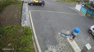 Czyścił kokpit samochodu. Doszło do eksplozji