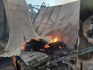 Pożar hal magazynowych