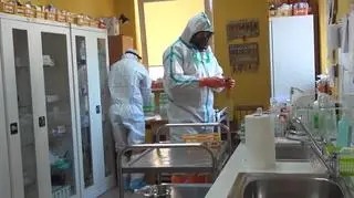 W Domu Pomocy Społecznej w Bochni pomagają ochotnicy. Personel jest zakażony lub na kwarantannach