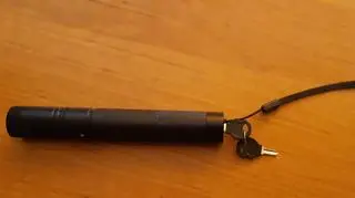 Policjanci w domu 32-latka znaleźli laser
