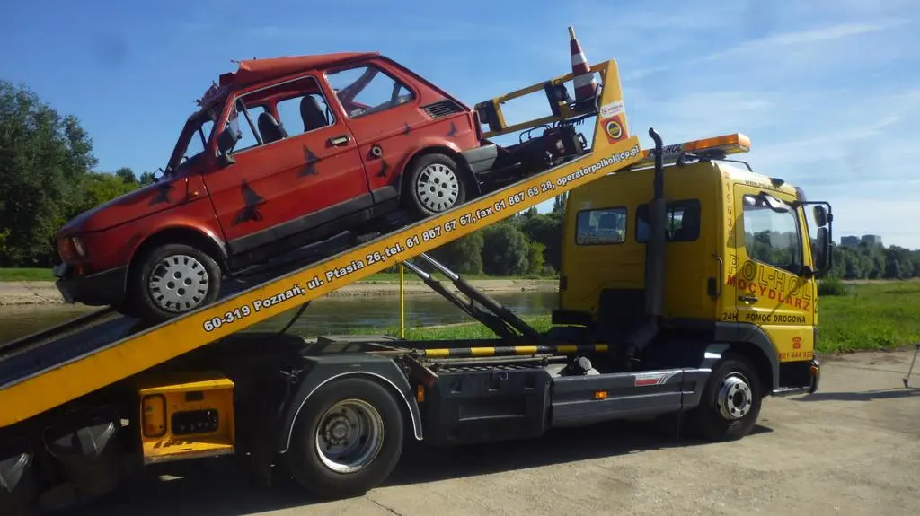 Samochód został odholowany na parking policyjny 