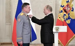 Generał Aleksander Łapin z Władimirem Putinem. Zdjęcie z 2017 roku