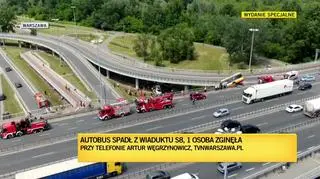 "Ciągle jest zagrożenie, że część autobusu może się zsunąć. Ten pojazd jest niestabilny"