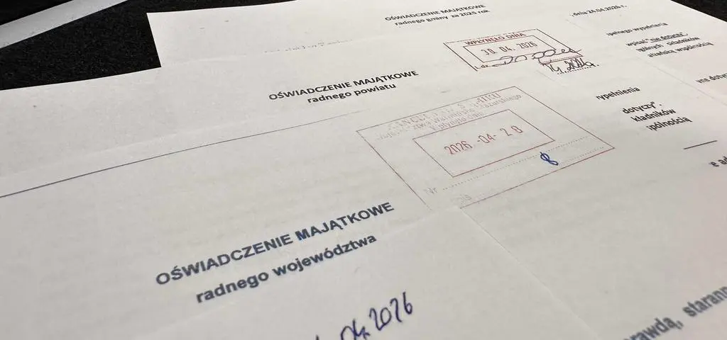 "Zachrzaniam jak dziki osioł". Radni, lekarze, milionerzy. Są inni niż Kacprzyk