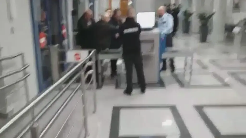 Do sądu wchodzą kolejne osoby