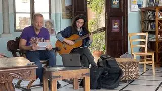 Maoz Inon i Omer Moskovich (gra na gitarze)