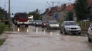 Przez kilkanaście minut były zamknięte dwa pasy ul