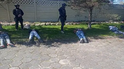 "Okradli salon jubilerski w Niemczech, łupy sprzedawali w Polsce". Pięć osób zatrzymanych na gorącym uczynku  