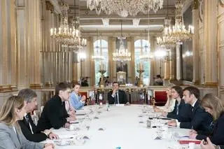 Prezydent Emmanuel Macron spotkał się z Iwanem Fedorowem, merem okupowanego przez Rosjan Melitopola