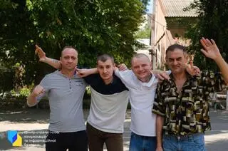 Więzieni przez Rosjan Ukraińcy zostali uwolnieni w ramach wymiany  