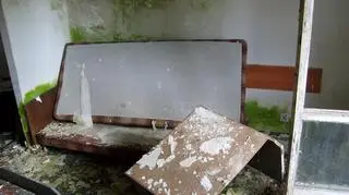 Tak wygląda wnętrze zrujnowanego hotelu 