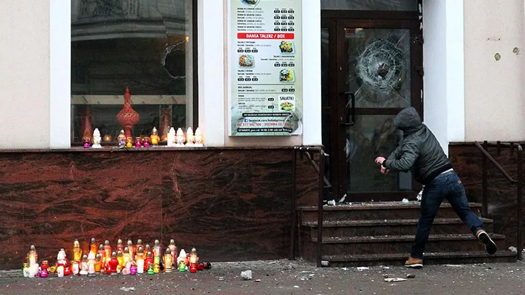 01.01.2017 | Obcokrajowiec ranił śmiertelnie Polaka. Starcia z policją w Ełku