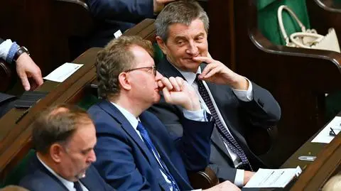 Opozycja w dalszym ciągu analizuje rodzinne loty marszałka Marka Kuchcińskiego