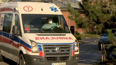 Mężczyznę przetransportowano do szpitala karetką prosto do izolatki