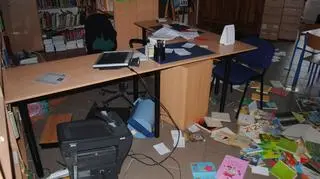 Zniszczona biblioteka