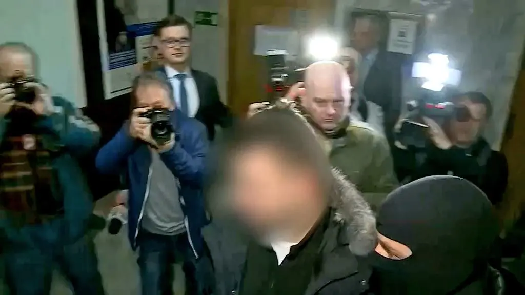 Bartłomiej M. doprowadzony na salę sądową