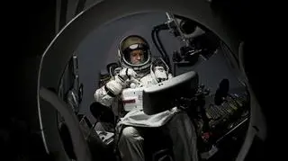 Felix Baumgartner podczas przygotowań do historycznego skoku