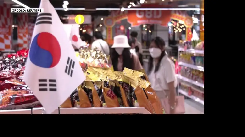REUTERS_noodle store