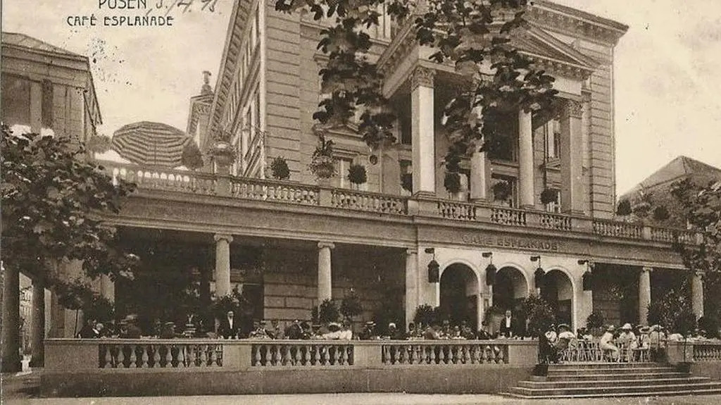Cafe Esplanade
