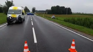 W tył auta wjechał bus 
